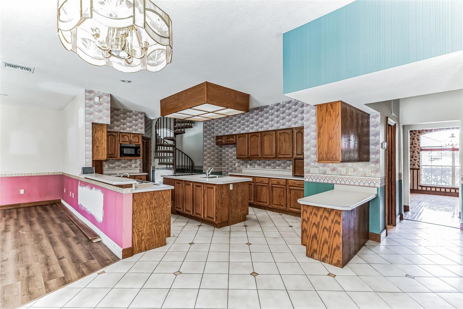 Large Kitchen overlooking Family Room