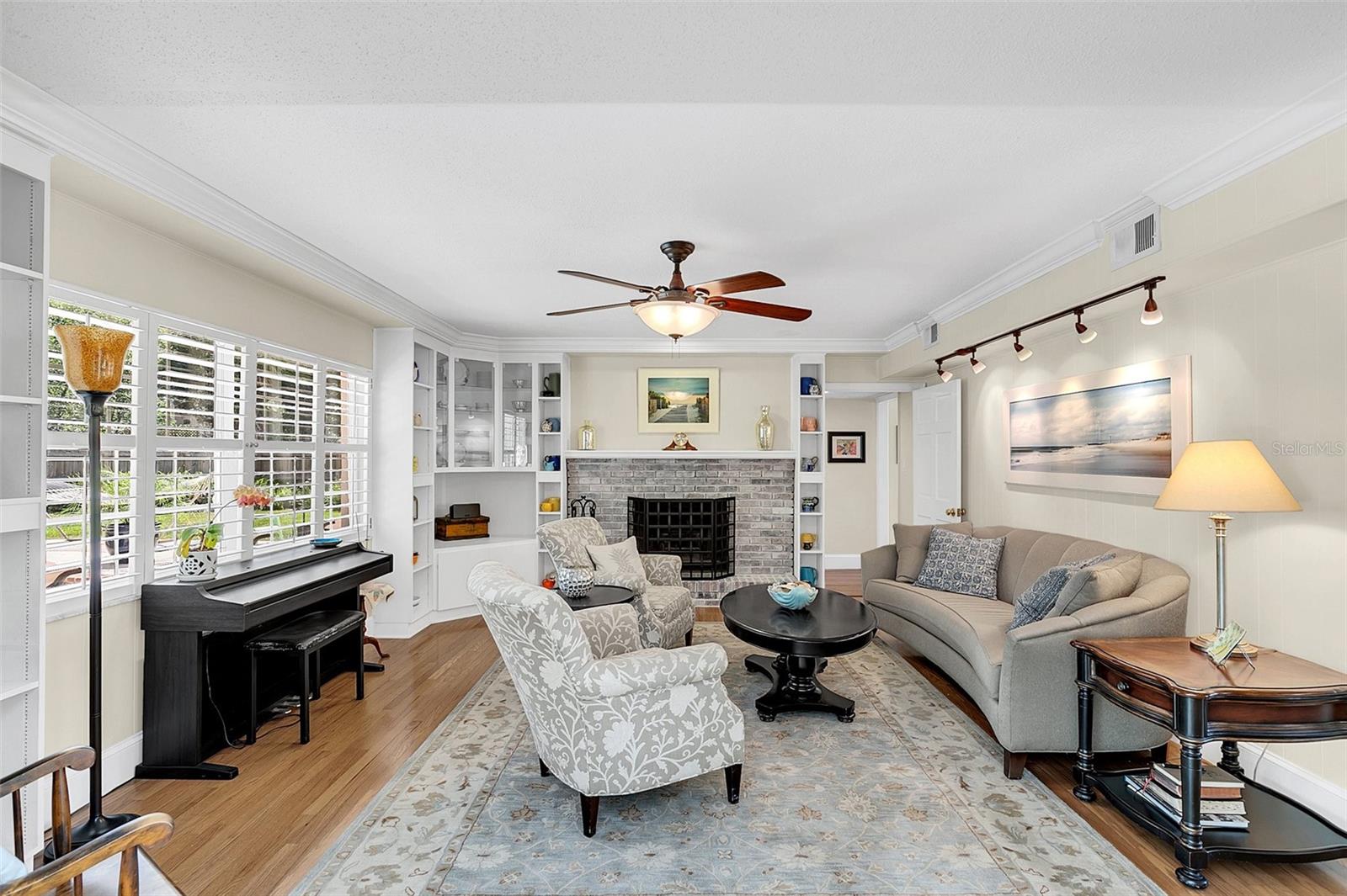 Formal Living - Opens to Family Rm