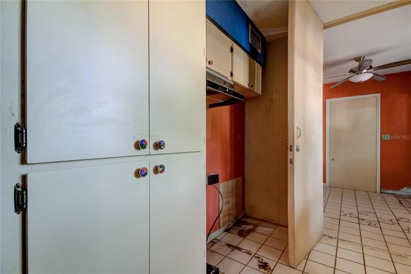 Kitchen - Left View