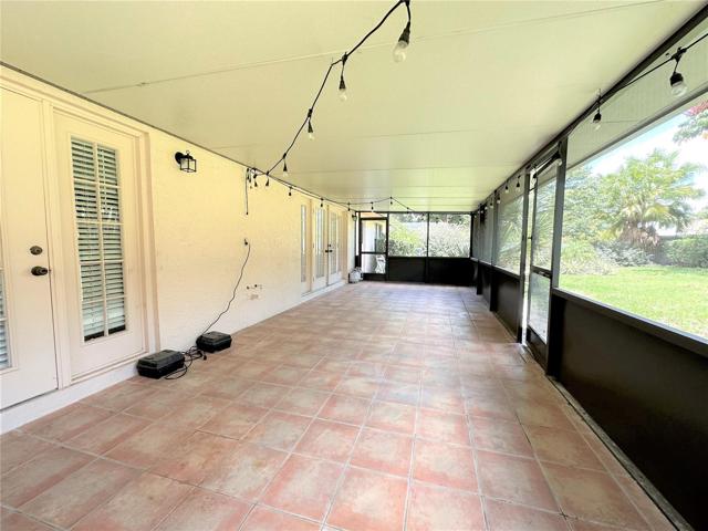 Screened-in Lanai