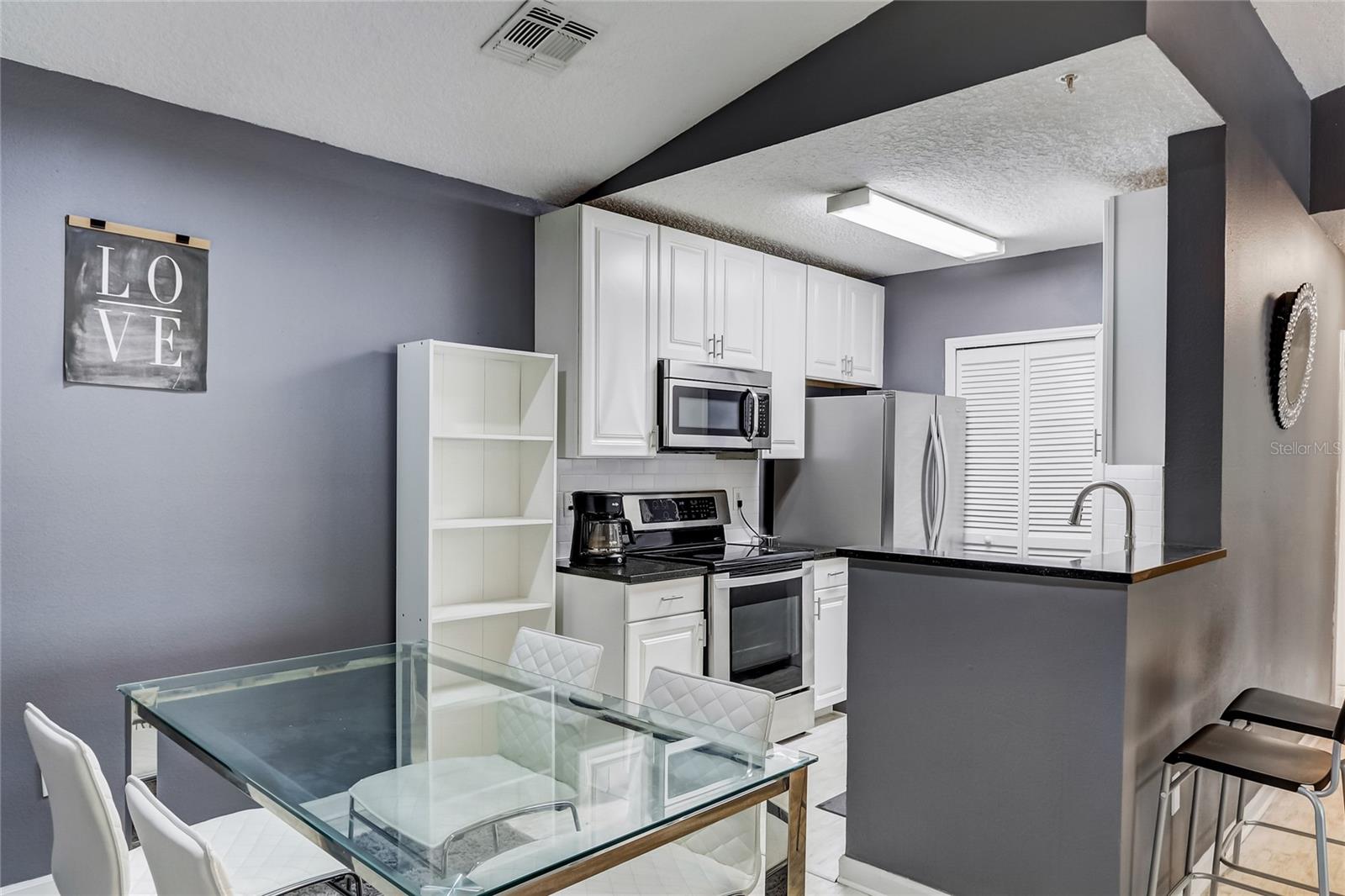 4332 S Kirkman Road #1012, Orlando, Florida 32811, 2 Bedrooms Bedrooms, ,2 BathroomsBathrooms,Residential,For Sale,KIRKMAN,O6108938