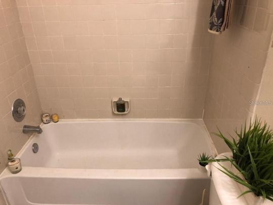 HALL TUB
