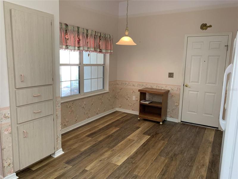 Kitchen breakfast area