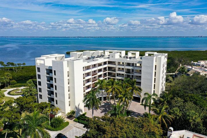 Aerial of Fairway Bay I