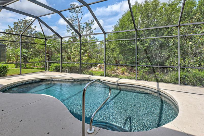 PRIVATE POOL