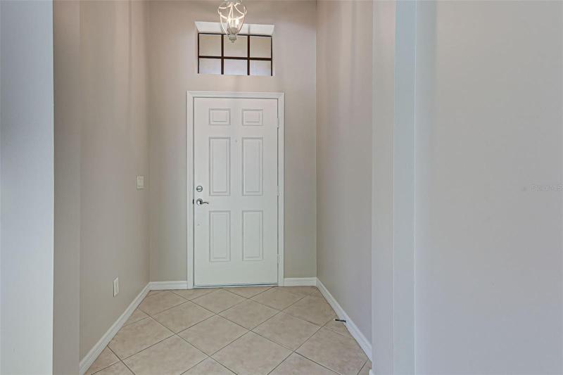 HALLWAY TO FRONT DOOR