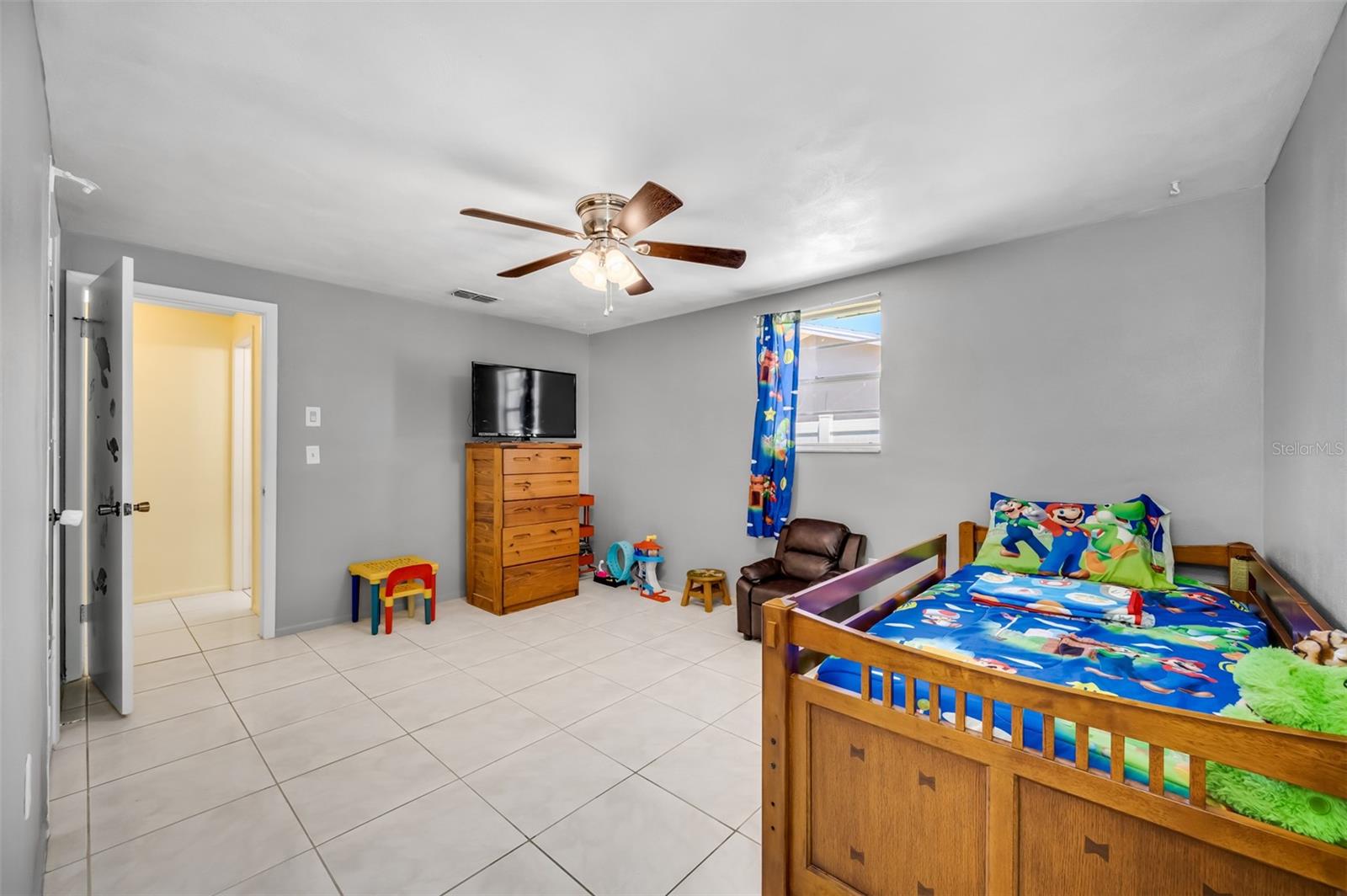 2nd Bedroom