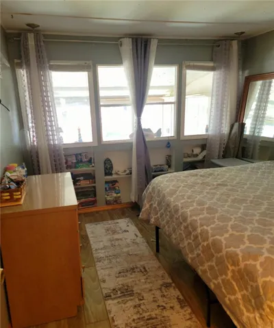 Large Bedroom that faces the canal. GREAT view.