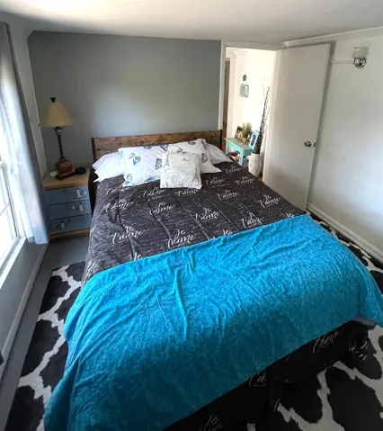 Second bedroom.