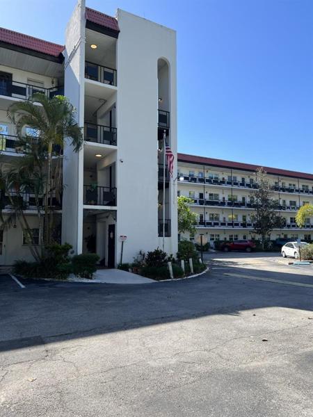 Welcome to the Seville @ Orchid Springs.
