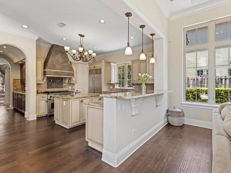Bright kitchen