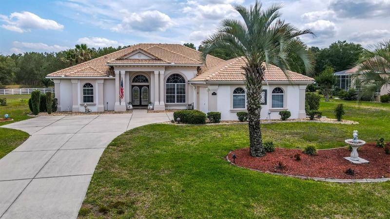 Great Curb Appeal!