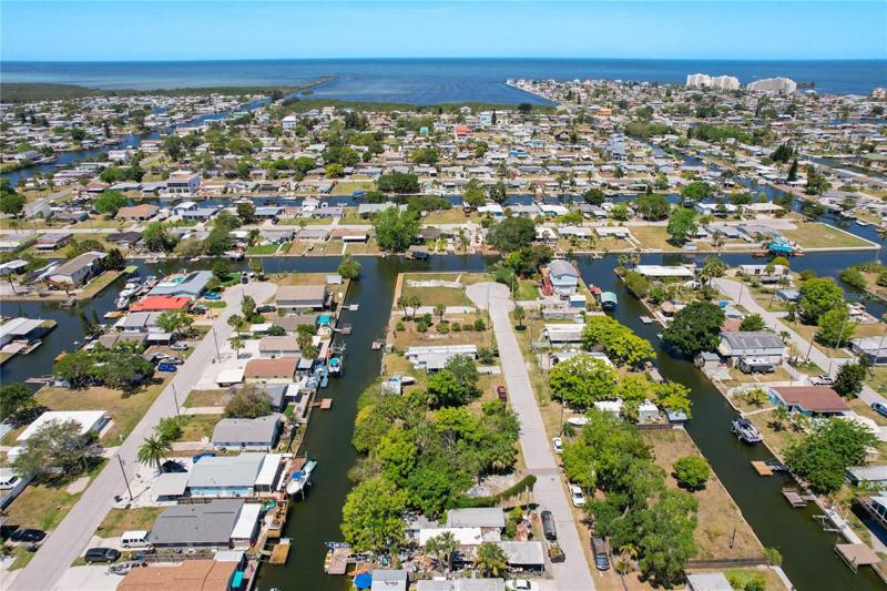 direct access from property to the Gulf of Mexico