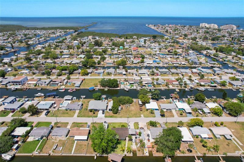 direct access from property to the Gulf of Mexico