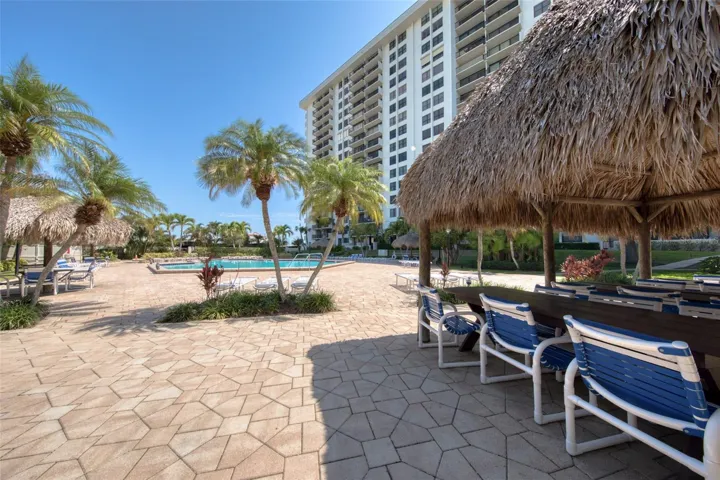 Tiki hut