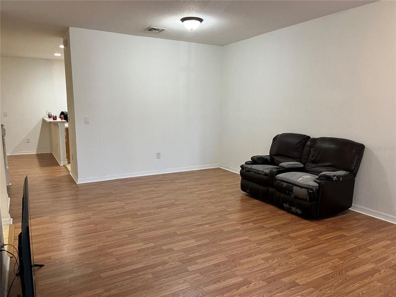 Living room/ Entry