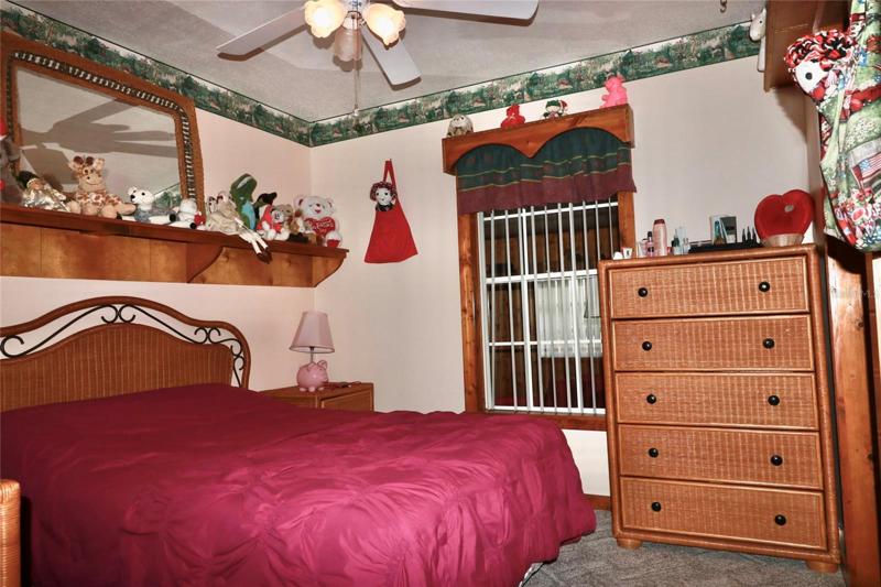 2nd bedroom