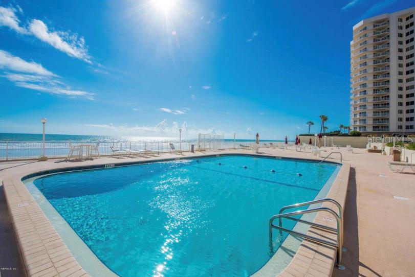 Oceanfront pool