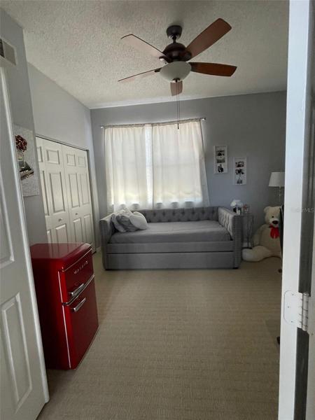 Guest bedroom/Office