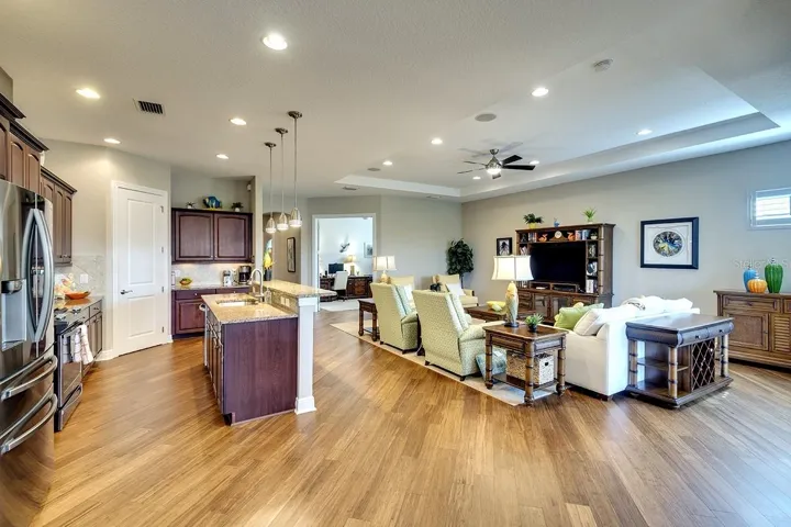 Chef's kitchen & bamboo flooring