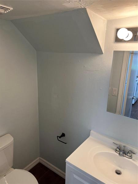 907 1/2 Ba 1st floor
