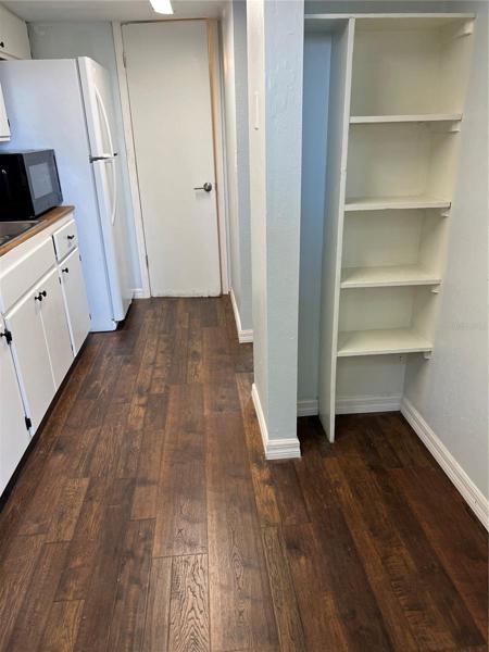 907 Kitchen