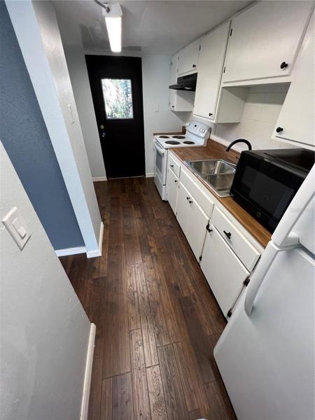 907 Kitchen