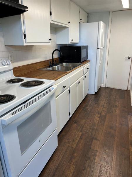 907 Kitchen