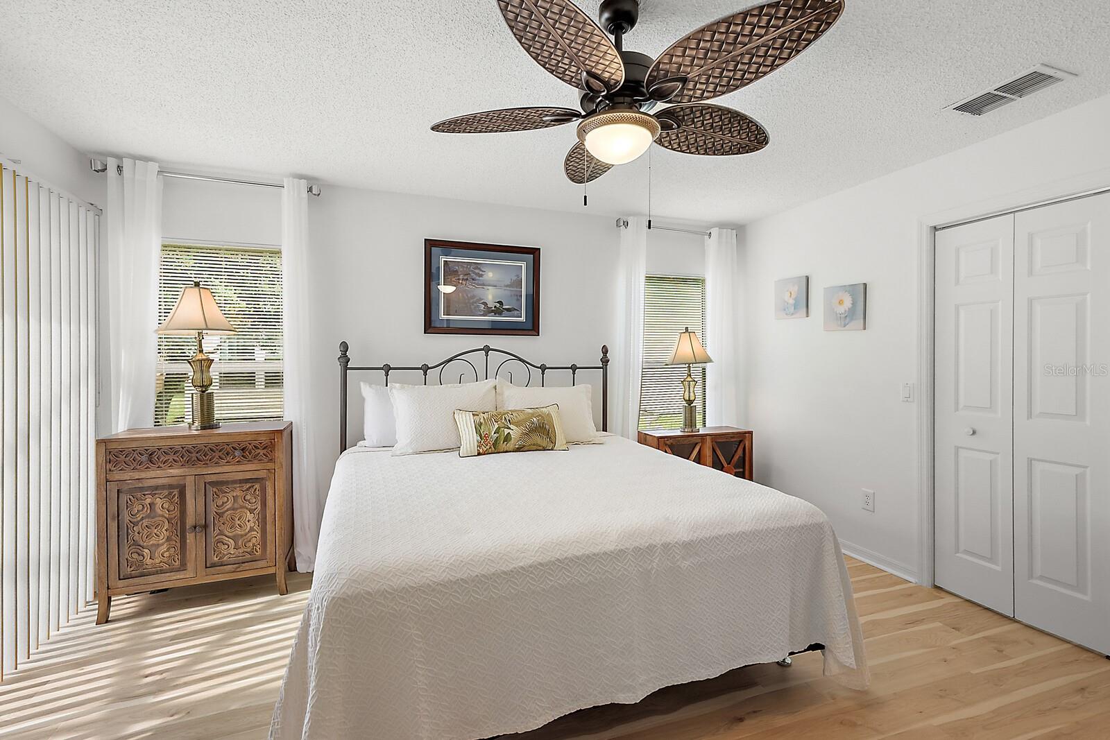 Master bedroom w/laminate flooring