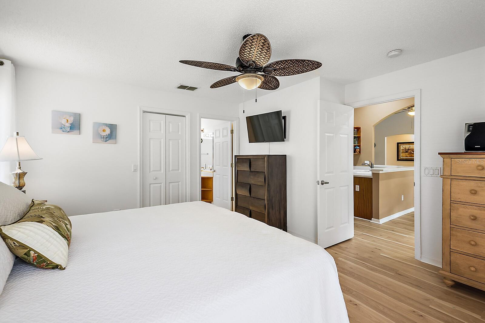 Master bedroom w/en suite