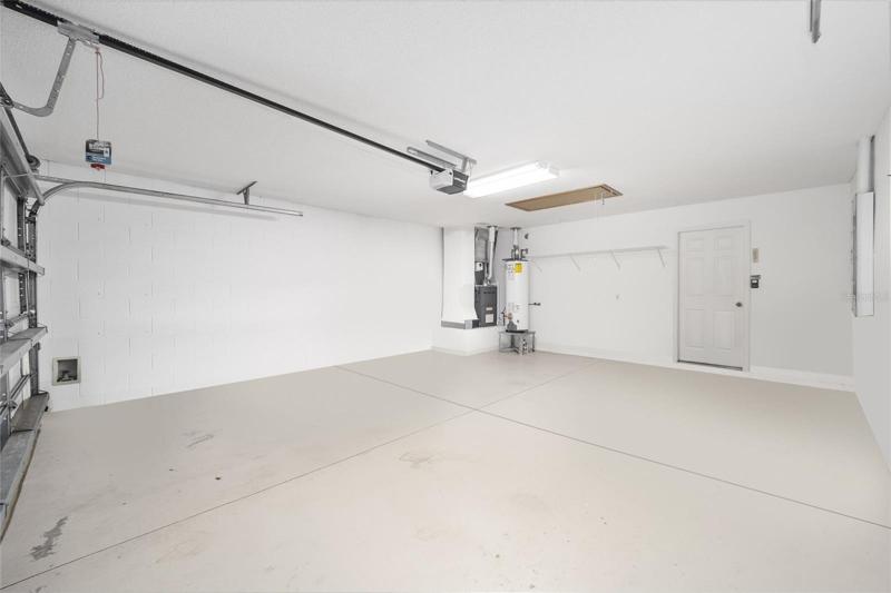 2 CAR GARAGE