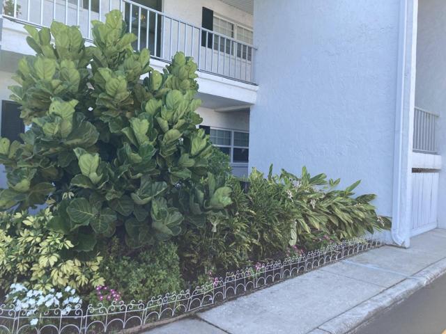 Nicely landscaped!