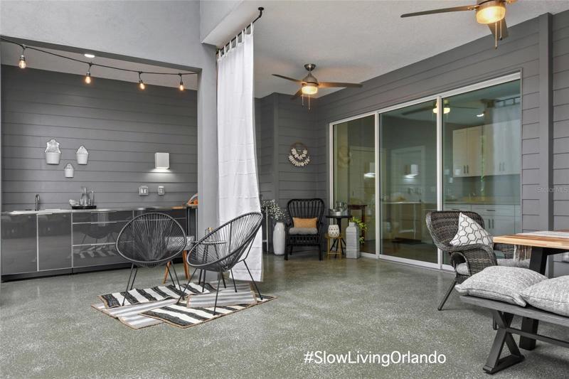 Spacious area between two townhomes