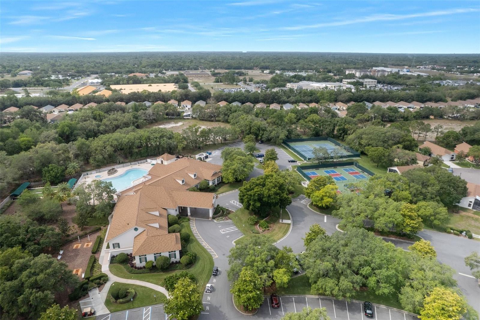 Aerial View/Clubhouse