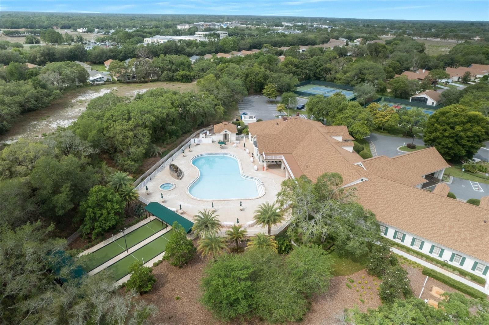 Aerial View/Clubhouse