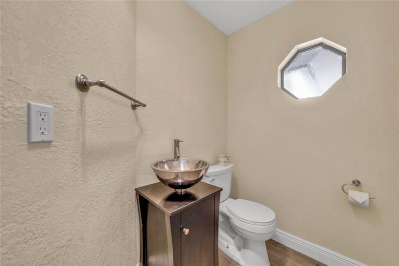 1/2 Bath