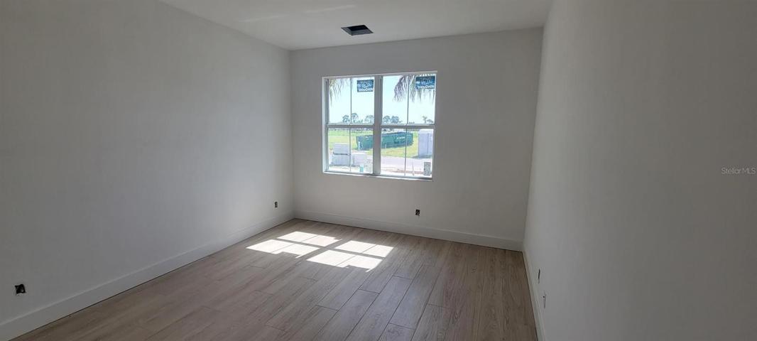 Bedroom 2 (front of house)