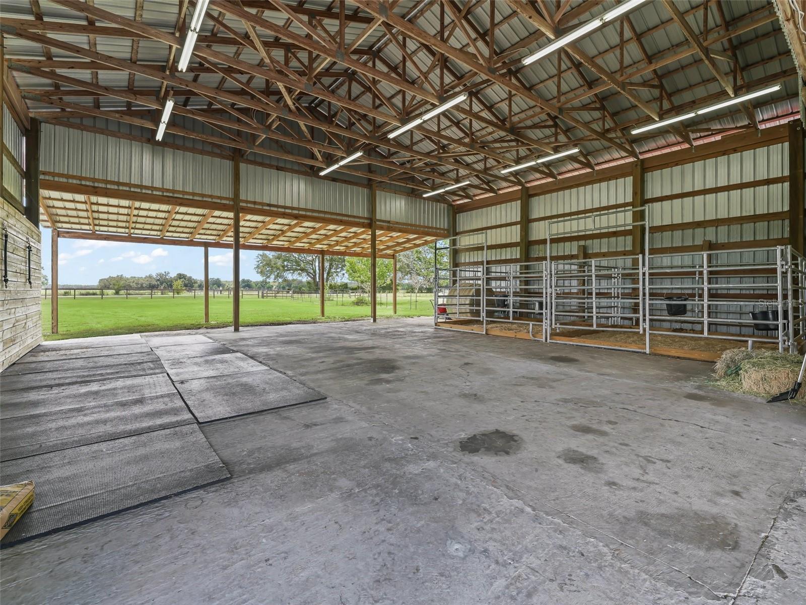 Main barn 16' ceilings