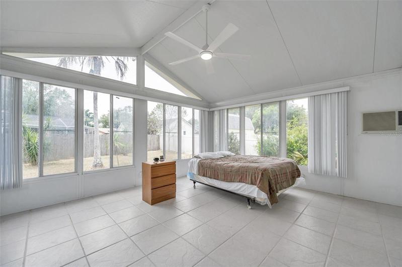 Second bedroom
