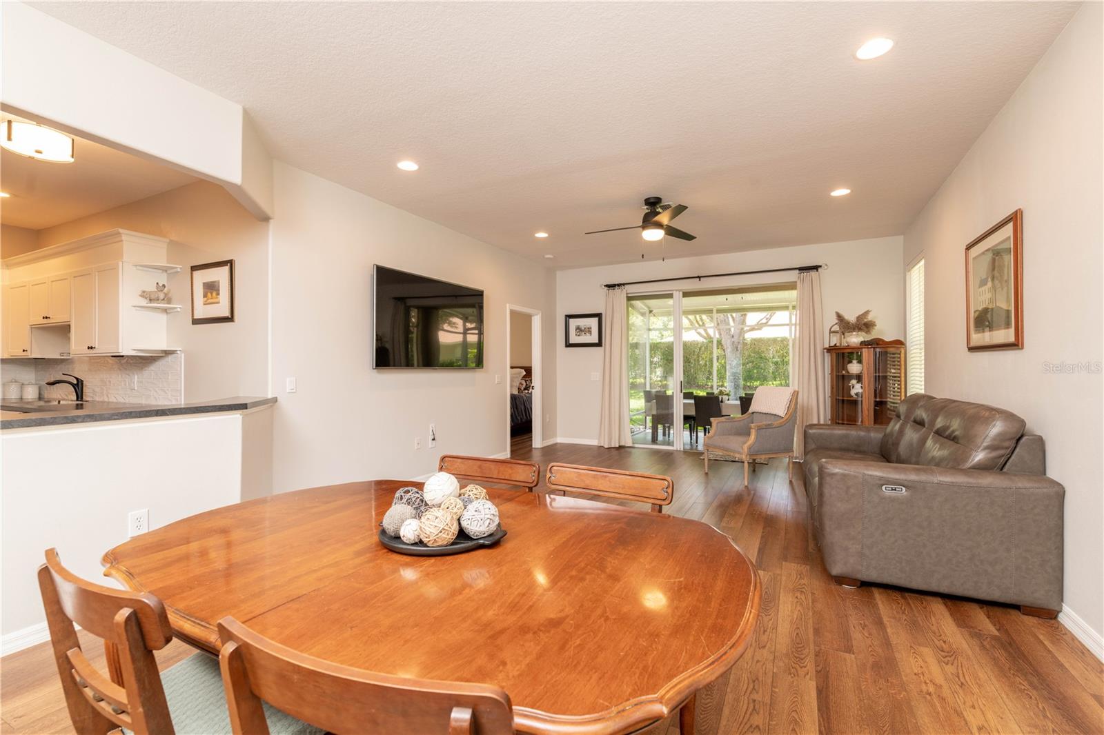 Combo Dining &amp; Great Room