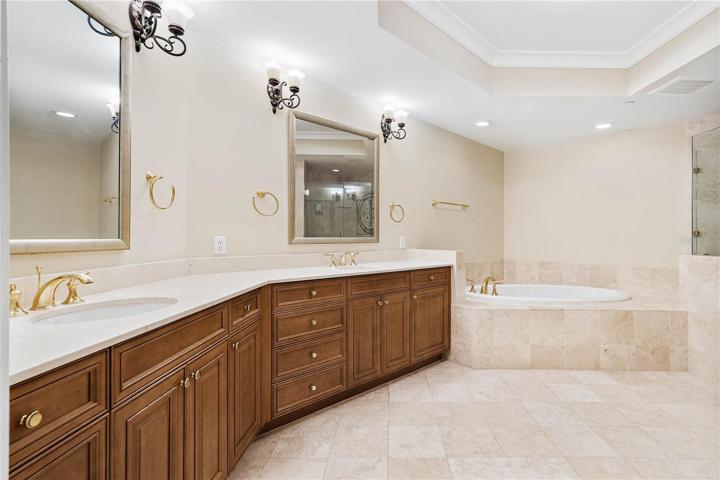 master bath suite