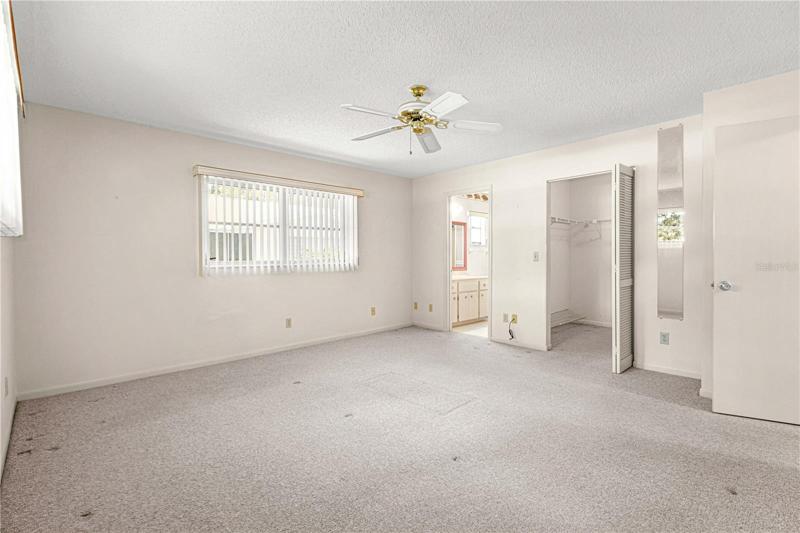 Master Bedroom with En Suite Bath