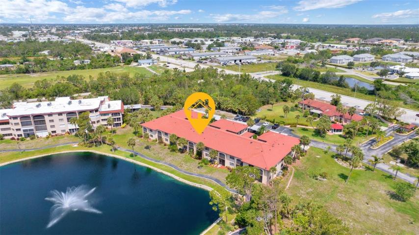 1st Floor, Lake Front Condo!