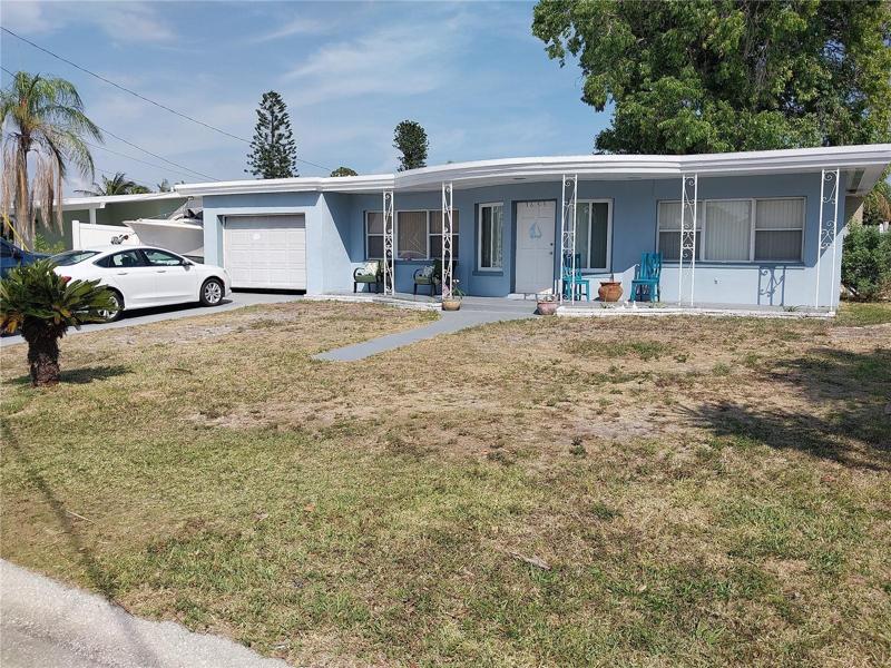 The front yard from the right.