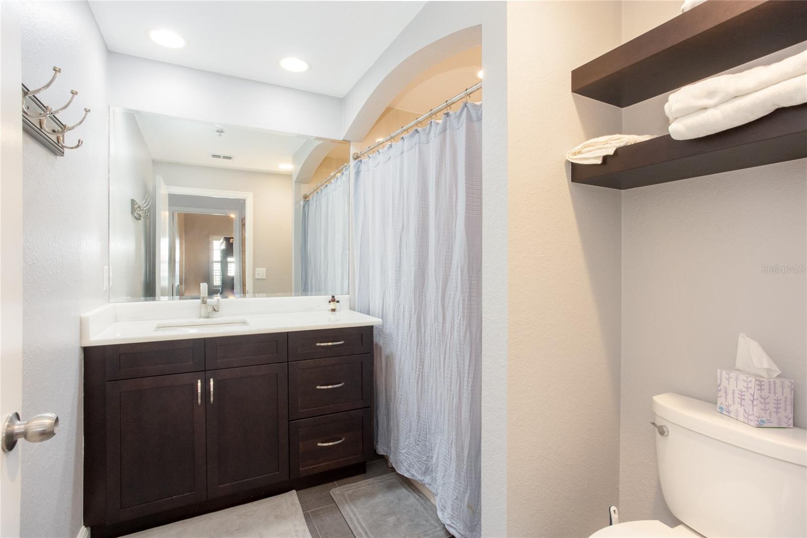 2nd bathroom with huge soaking tub