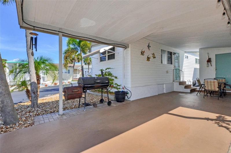 Space for grilling, dining out and parking