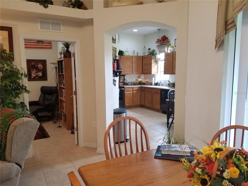 dining to den and kitchen