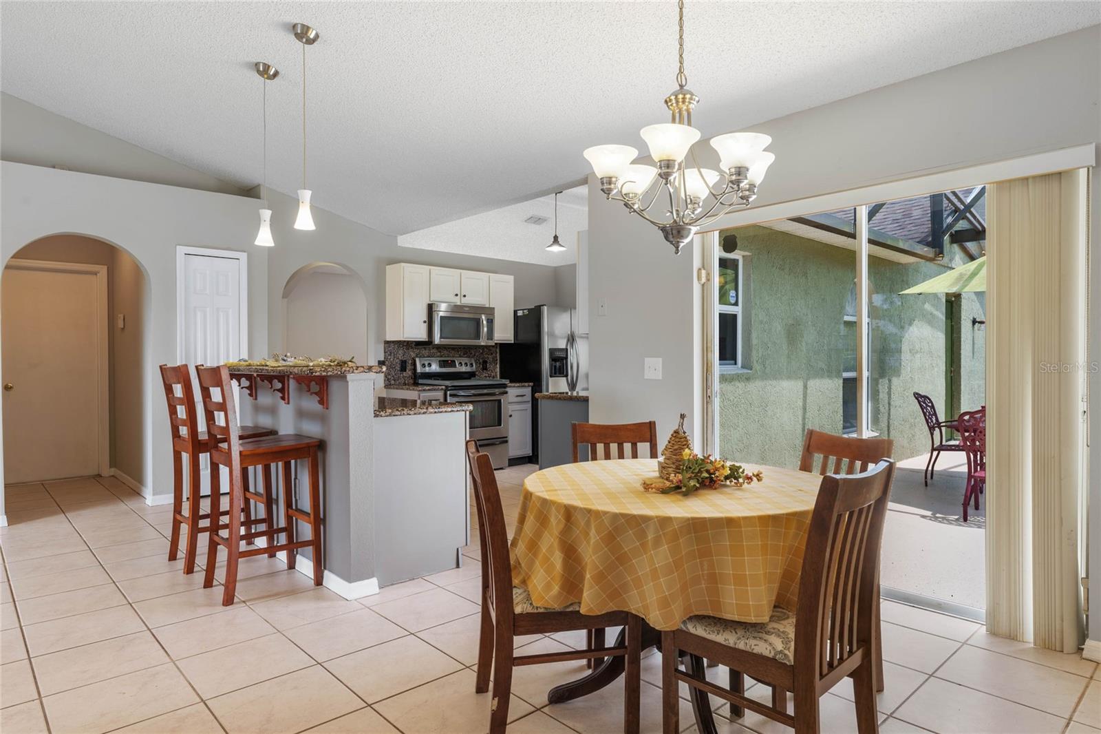Eat in dining kitchen area