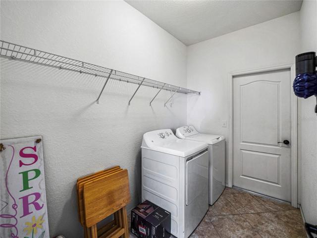 CORRIDOR LAUNDRY