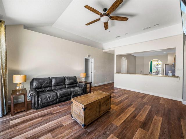 LIVING/FAMILY ROOM